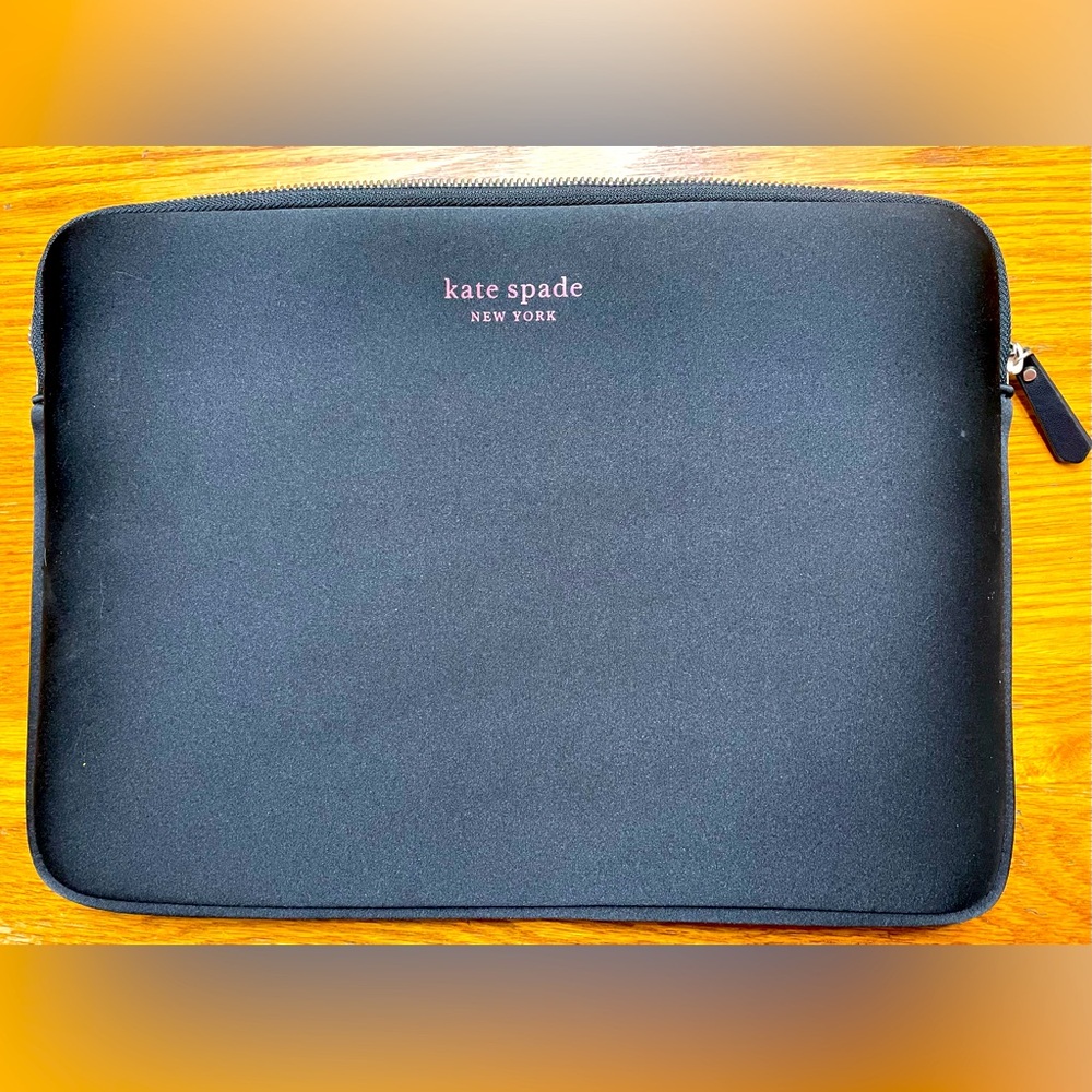 Kate Spade iPad/Laptop Case with zipper closure